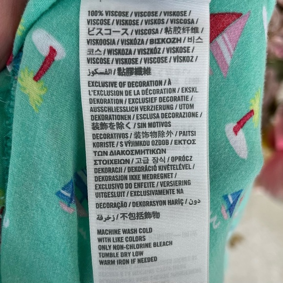 •Hollister• Sleeveless Teal Blue Sailboat Button Down Blouse - Size Medium - Picture 5 of 7